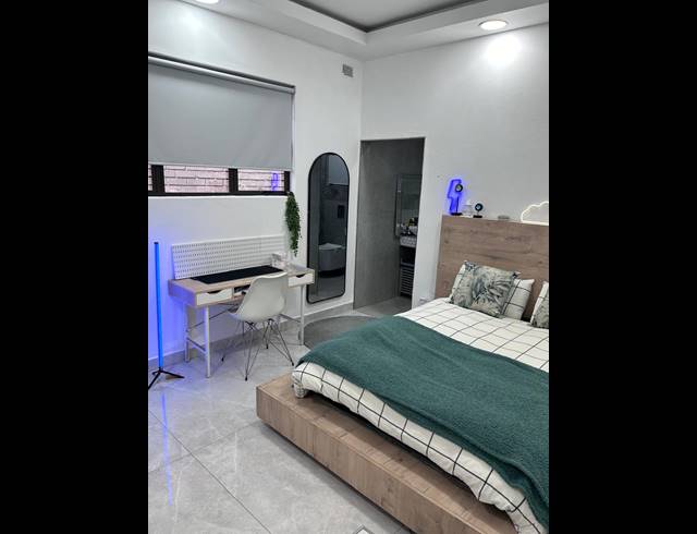 9 BEDROOM HOUSE FOR SALE IN BLUFF